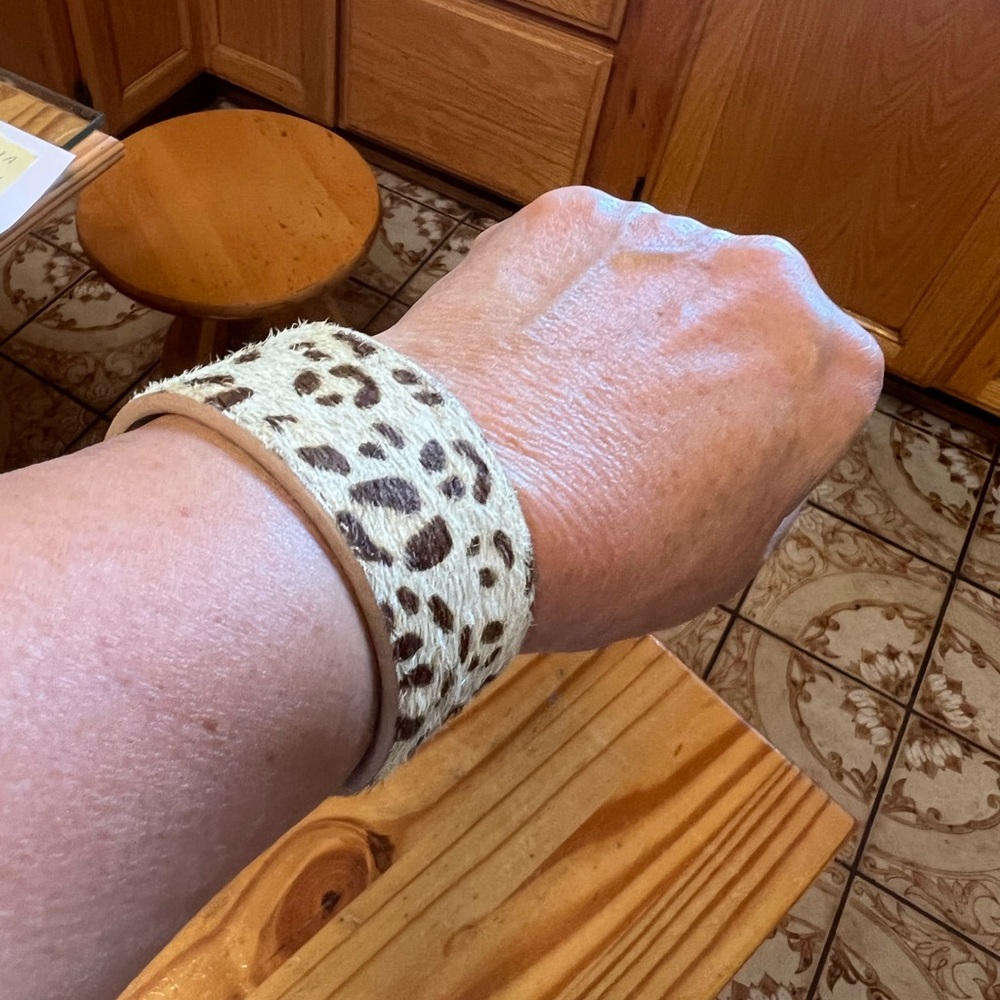 BCBG maxazria bracelet - Picture 7 of 7